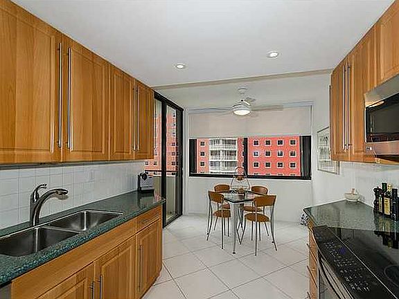 2nd image of 1581 Brickell Ave APT 305