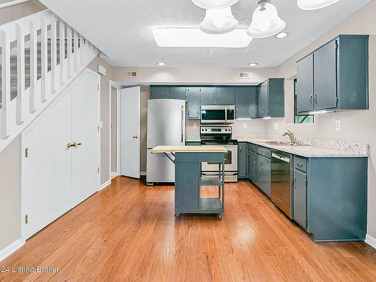 423 Ledgeview Park Dr — Photo 11