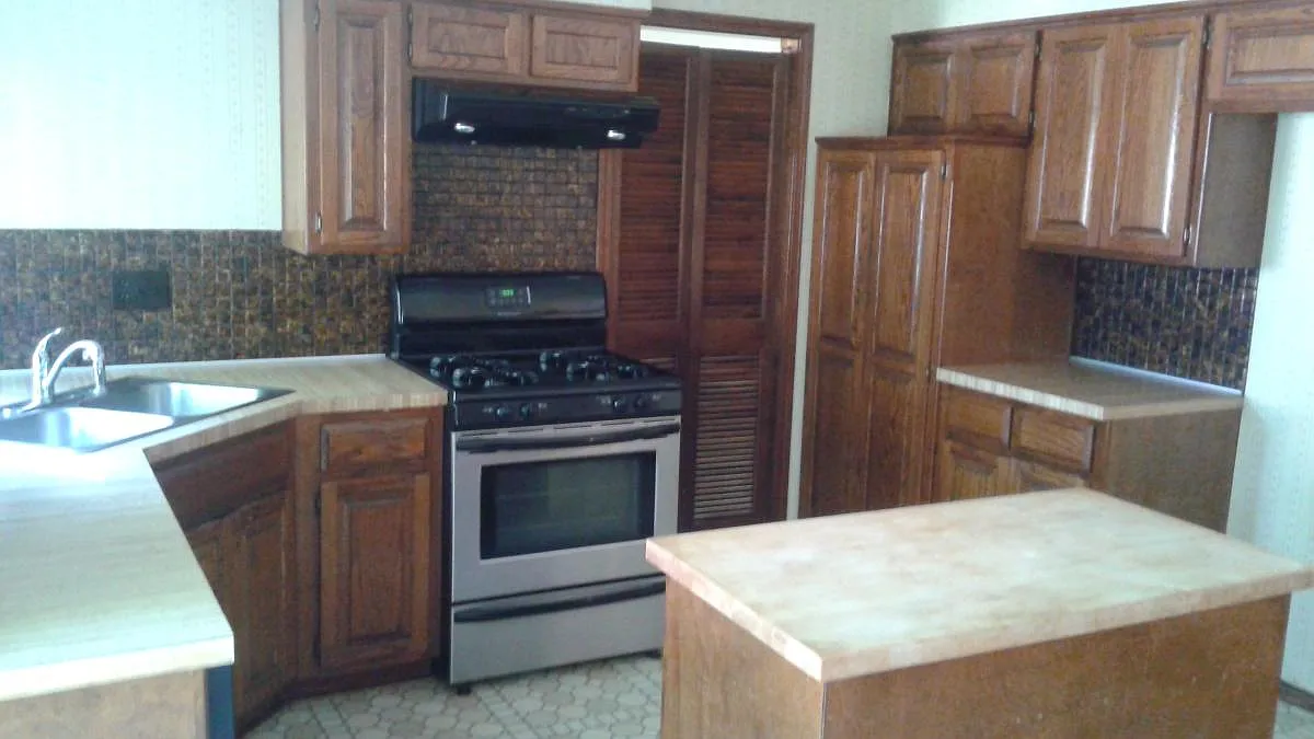 4 bed, 2.5 bath, 1511 sqft, $2,500 — Photo 3