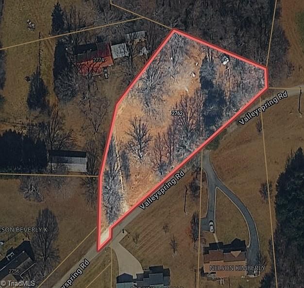 2nd image of 2762 Valleyspring Rd