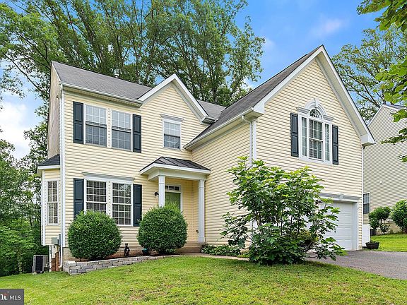 2nd image of 966 Riverdale Cir
