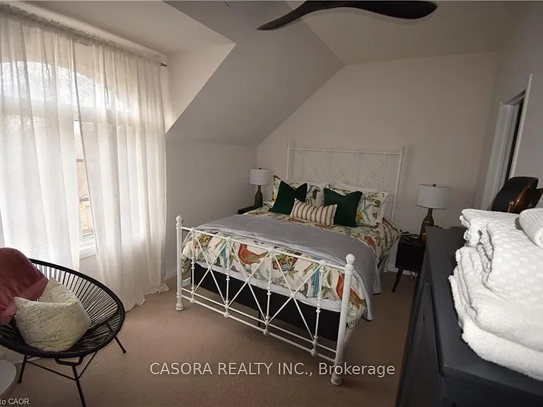 2362 New St #5 — Photo 18