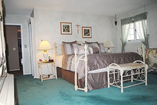 Sold by Homesite Realty Inc. | media 52