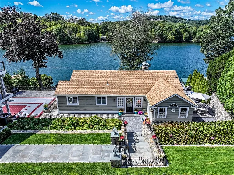 51 S Lake Shore Dr — Photo 1