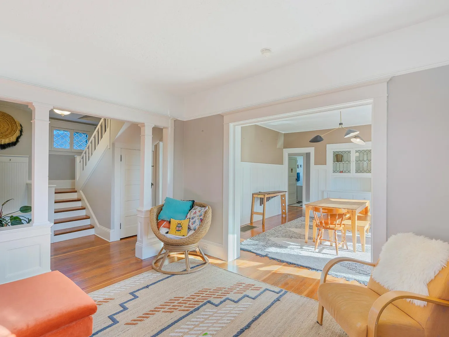 4 bed, 2.5 bath, 2736 sqft, $4,200 — Photo 3
