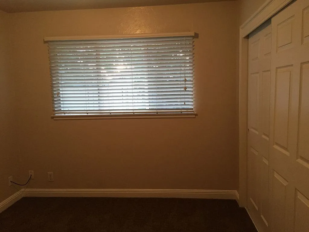 3 bedroom 1.5 bath — Photo 3