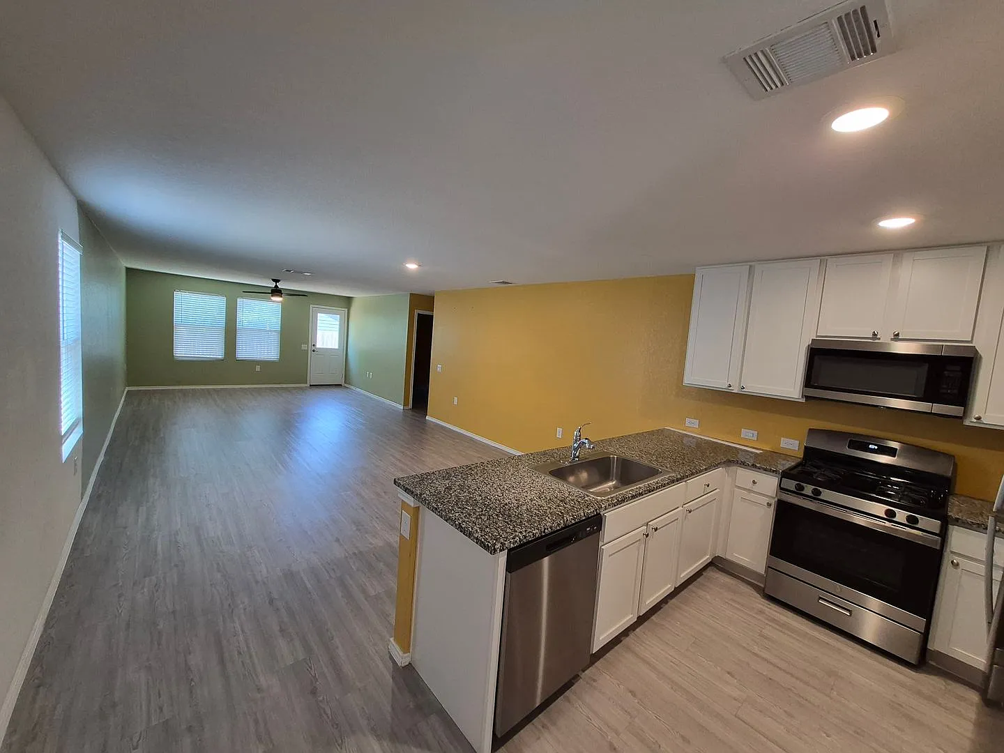 VIDA Southside Community -Spacious 4-Bedroom Home — Photo 3