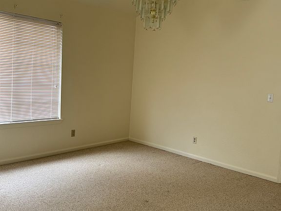 3rd image of 4059 Eastwood Village Ln