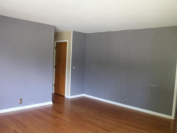 5th image of 212 Whiteheirs St