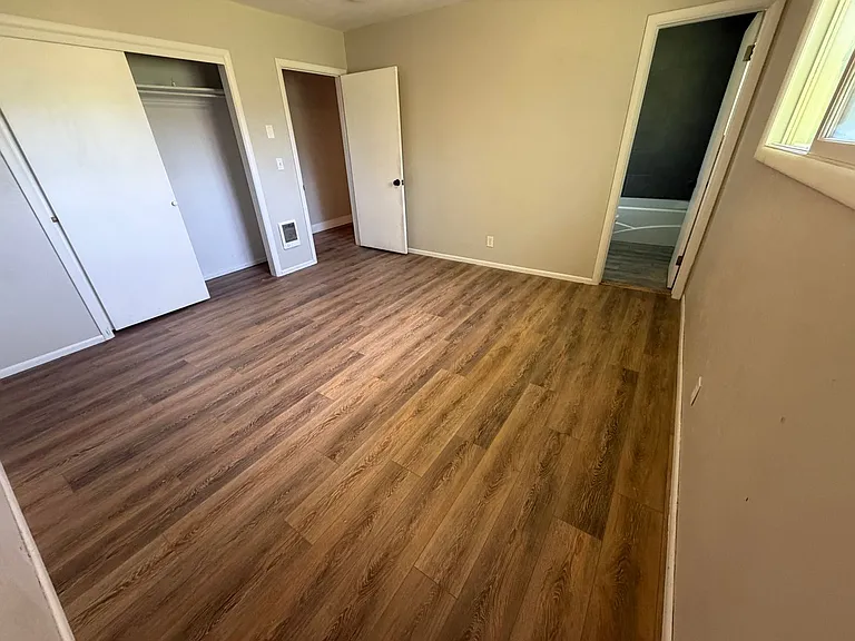 60 E Dogwood St — Photo 5
