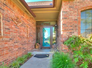 1105 Camelot Dr, Yukon, OK 73099