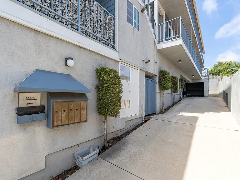 519 E Walnut Ave #4 — Photo 27