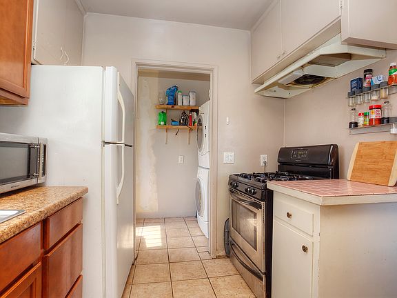 4th image of 5031 W 134th St