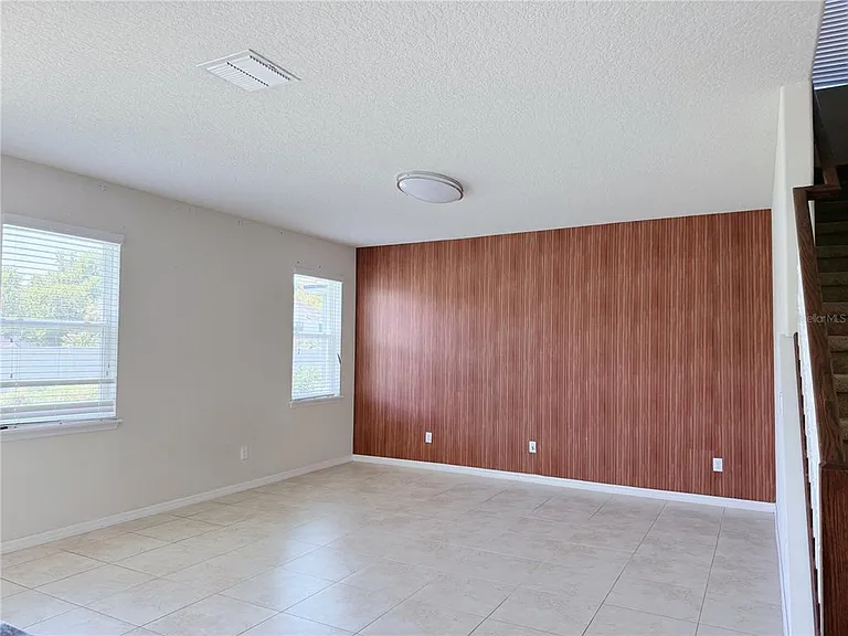 2428 Chateau Loop — Photo 10