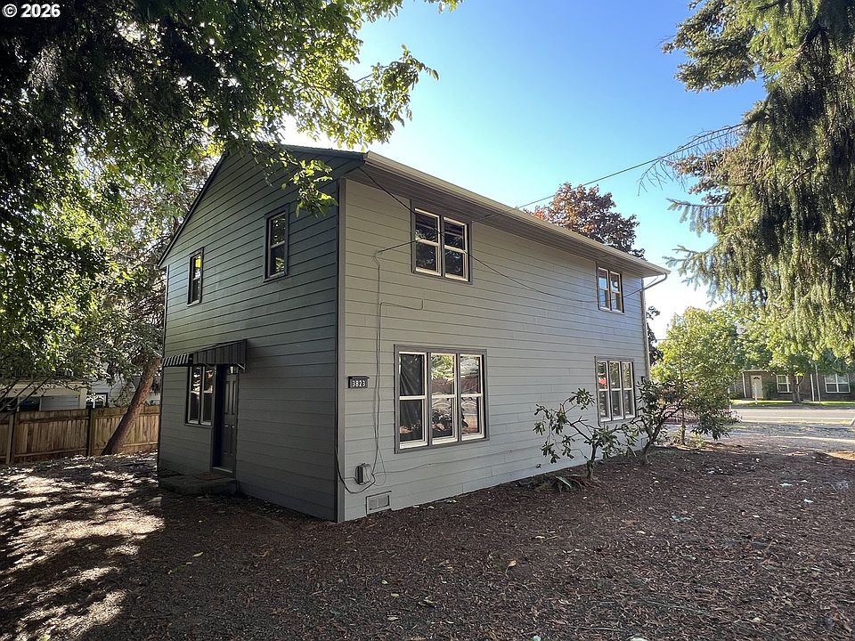 1st image of 3821 E 18th St