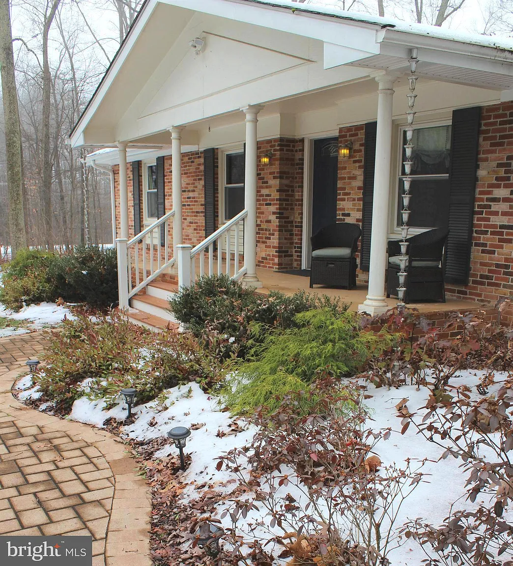 20831 Evergreen Mills Rd photo 1