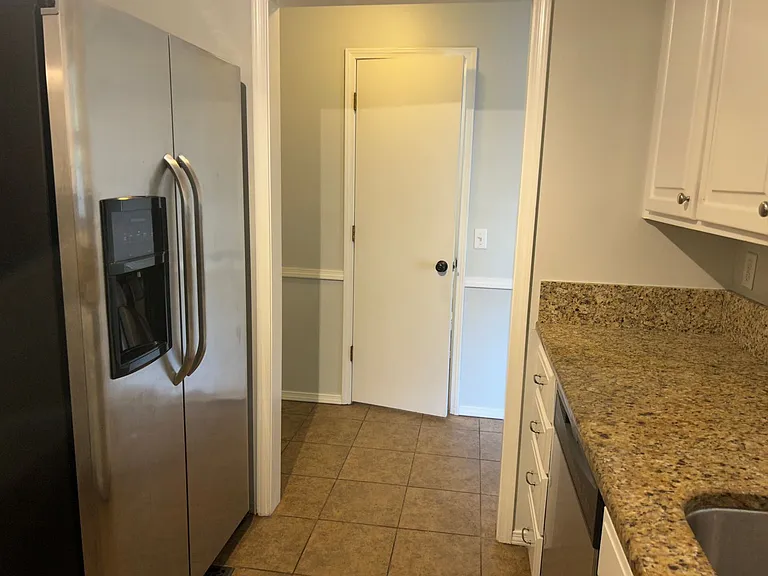 6 William Ln — Photo 4