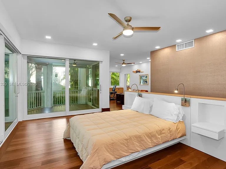 2475 S Bayshore Dr — Photo 14
