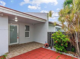 15304 SW 81st Ln, Miami, FL 33193