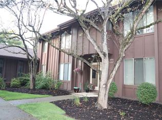 7441 Millrace Ln APT 201, Northfield, OH 44067