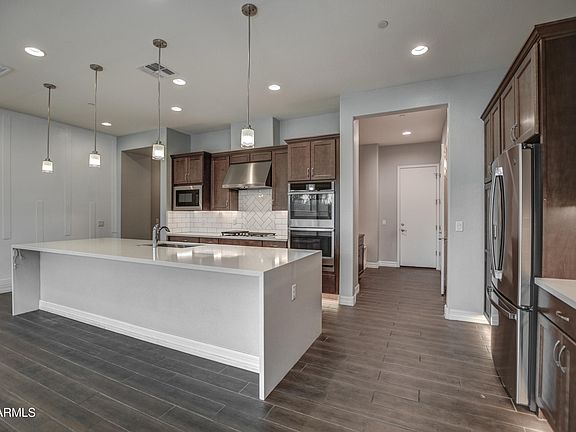 5th image of 1979 W Desert Hollow Dr