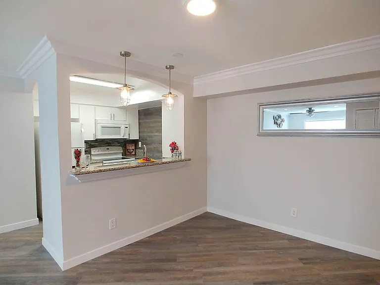Villa De Adel Apts — Photo 164