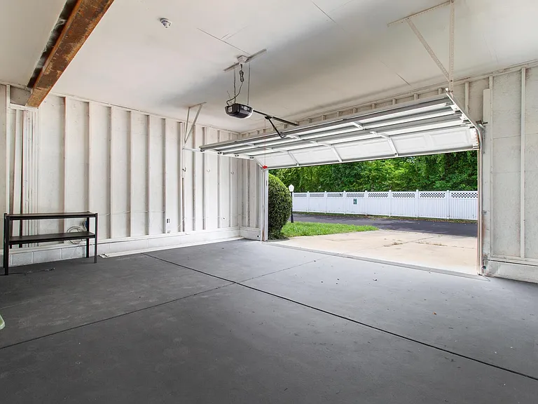 249 W Gilbert St — Photo 27