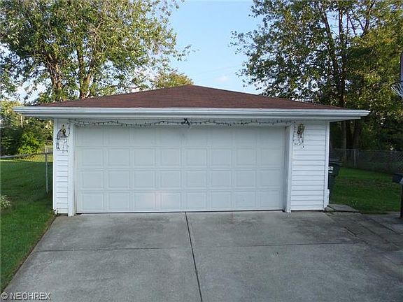 2nd image of 31928 Willowick Dr
