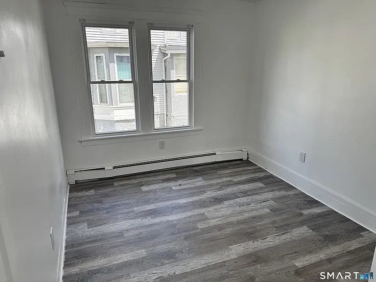 20 Coe St — Photo 5