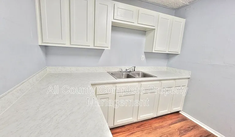 9348 Culpeper Ave — Photo 10
