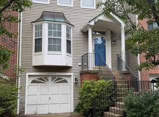 20965 Promontory Sq, Sterling, VA 20165