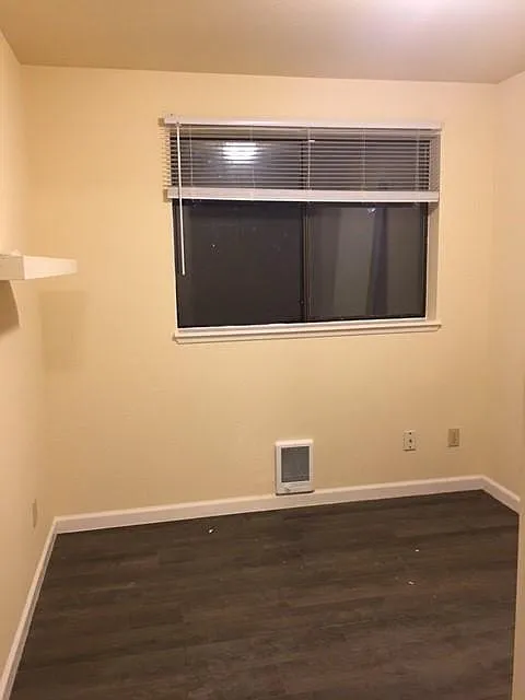 2 bed, 1.5 bath, 878 sqft, $2,080 — Photo 4