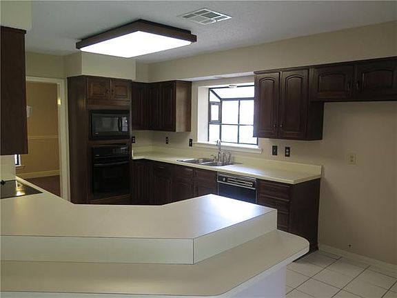 4th image of 2716 Elm Lawn Dr