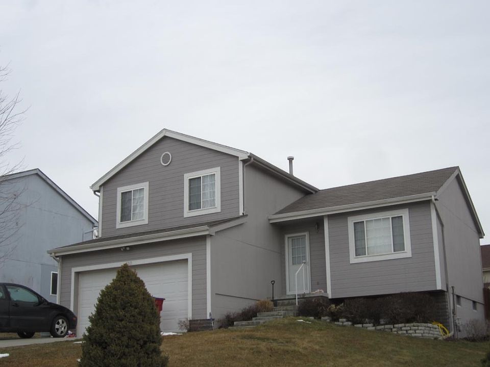 1st image of 403 Charleston Dr