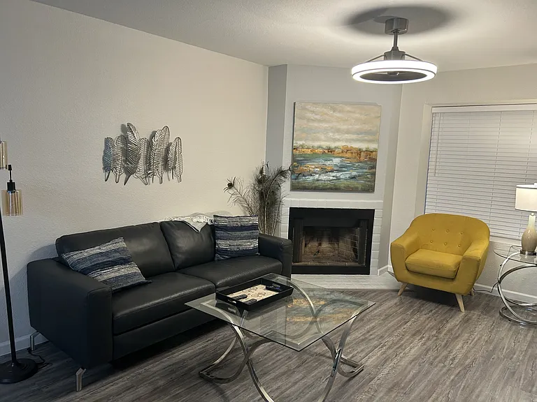 921 W University Dr #1026 — Photo 2