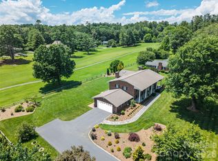 774 Crooked Creek Rd, Hendersonville, NC 28739
