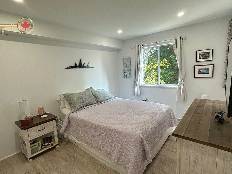 809 W 16th St #209 — Photo 10