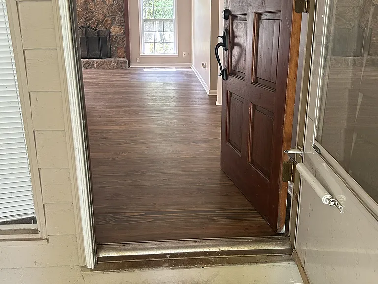 550 Creekwood Xing — Photo 16