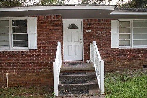 322 Roberts St Photo 1