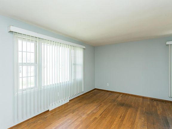 2nd image of 4323 Maroon Ct