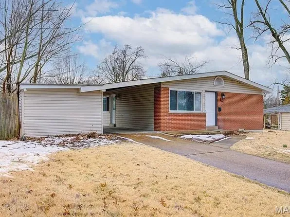 675 Pimlico Dr, Florissant, MO 63033