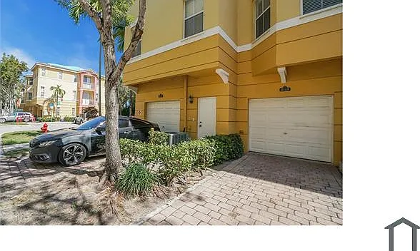 3 bed, 1932 sqft, $3,650 — Photo 1