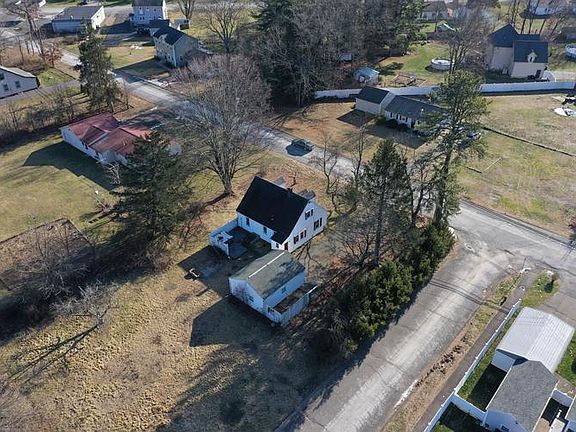 3rd image of 55 Dupuis Rd