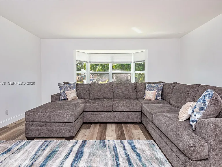 505 Heron Dr — Photo 17