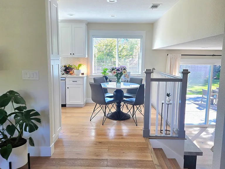 188 Lowell Dr — Photo 2