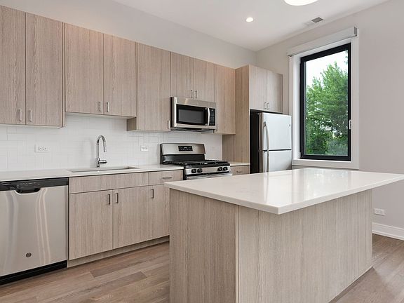 2nd image of 1962 N Milwaukee Ave #2