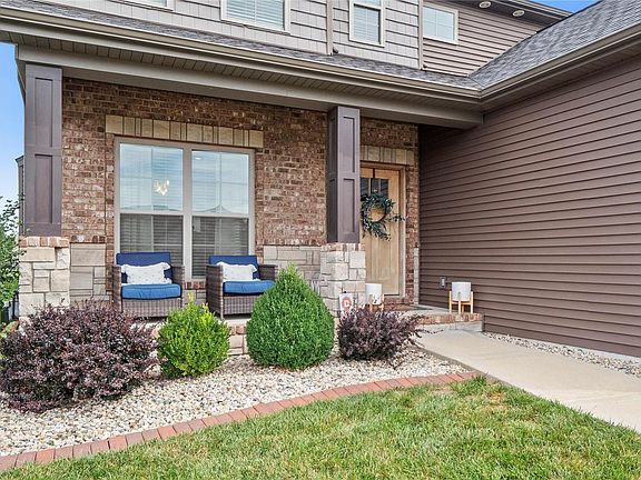 4th image of 219 Ellington Ct
