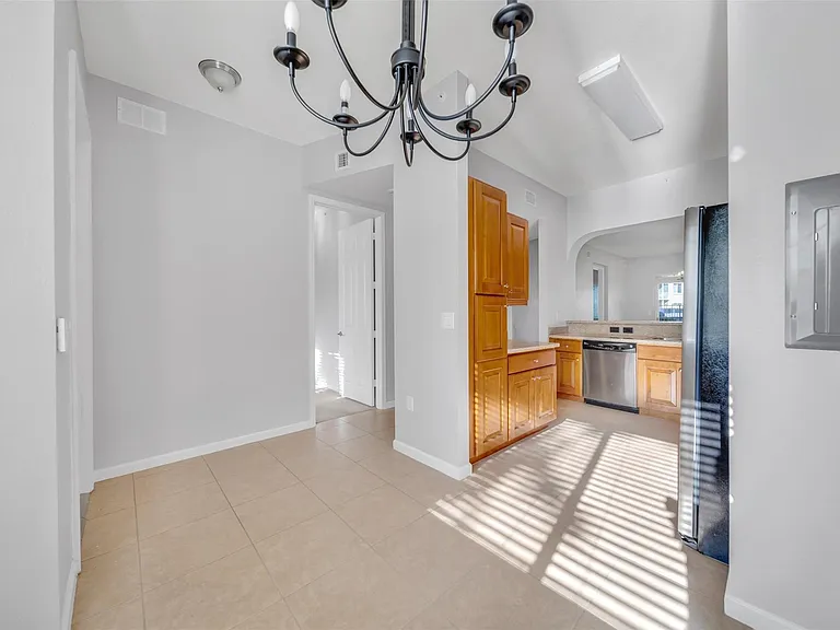 3500 Oaks Clubhouse Dr #102 — Photo 3