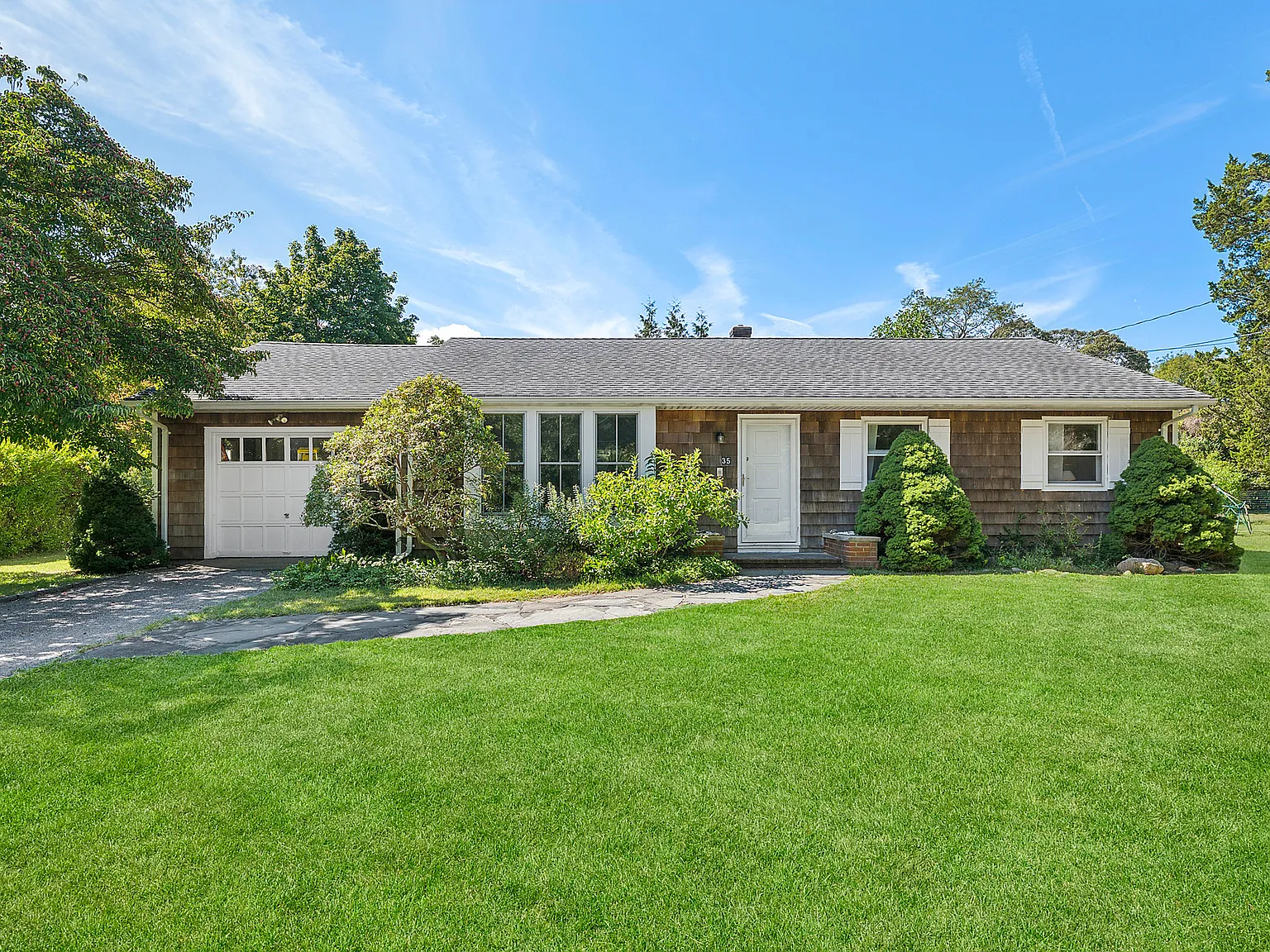 Amazing Winter Rental with a Perfect Location in Sag Harbor — Photo 3