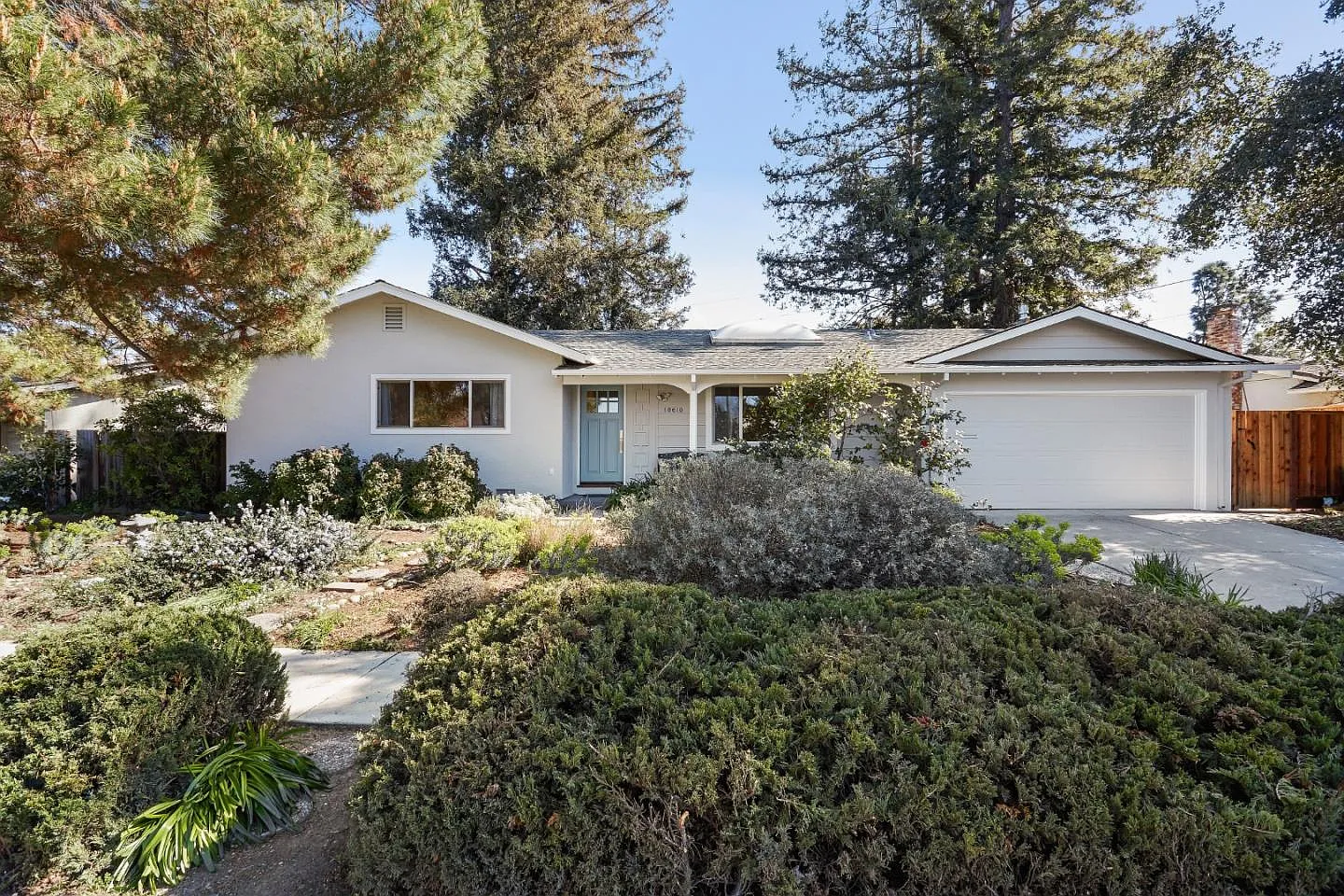 10610 E Estates Dr photo 1